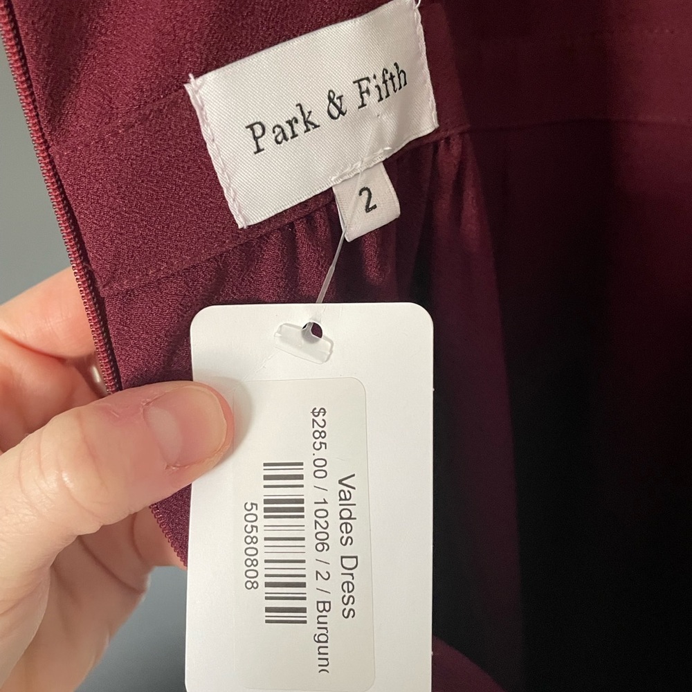 Park & Fifth Valdes dress burgundy - Picture 6 of 7